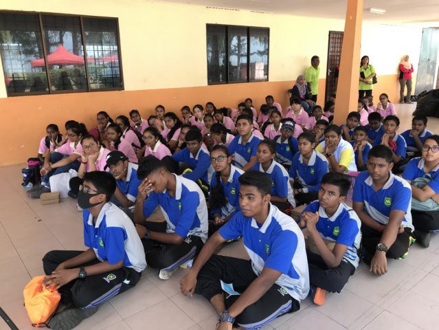 Majlis Perasmian Pembersihan Pantai Anugerah Sekolah Hijau Di Pantai Robina (16)